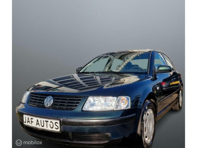 Volkswagen Passat 1.6 zeer mooi APK Nw Koppeling!