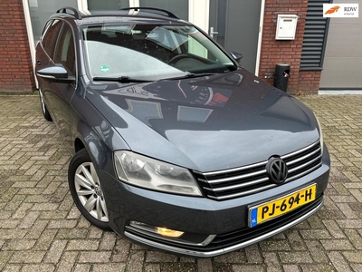 Volkswagen Passat Variant 1.6 TDI Highline BlueMotion / Navi / Cruise / PDC