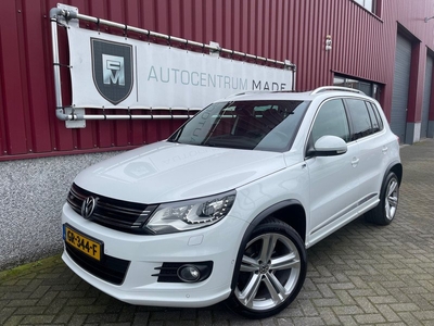 Volkswagen Tiguan 1.4 TSI R-Line Edition // 130 DKM NAP // Navi // Pano.dak // PDC