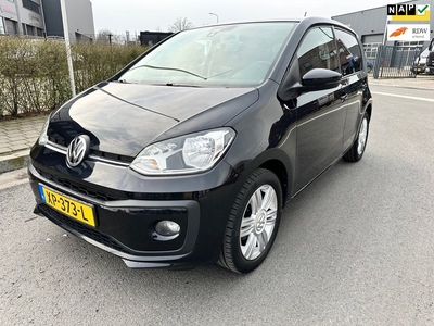 Volkswagen Up! 1.0 BMT HIGH UP!! 2019/AIRCO/MULTI SOUND/STUURBEDIENING/SPORTSTOELEN/NIEUWSTAAT/COMPLEET DEALER ONDERHOUDEN/INR MOG