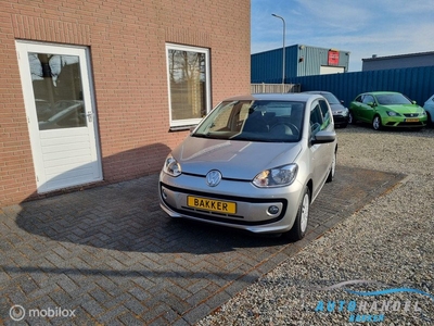 Volkswagen Up! 1.0 move up! BlueMotion Cruise control , 5drs ,stoelverwarming lage km stand