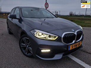 BMW 1-serie 118i High Executive/AUT8/HUD/DEALER ONDH/CAR PLAY