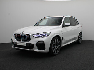 BMW X5 xDrive45e High Executive | M Sportpakket | Audio Media Pack | Safety Pack | BMW Personal CoPilot Pack | Active Steering | Soft Close | Panoramadak | Driving Assistant Professional | Head-Up Display | Harman Kardon | 22''