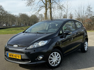 Ford Fiesta 1.25 Titanium Uitvoering Stoelverwarming/Nwe Apk