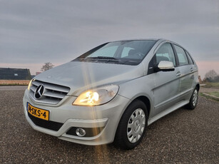 Mercedes-Benz B-klasse 180 BlueEFFICIENCY Business CLass parkeersensor 2e eigenaar apk airco rijd perfect inruil mog!!!