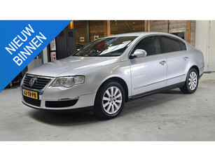 Volkswagen Passat 2.0 FSI Comfortline Clima, cruisecontrole, NAP