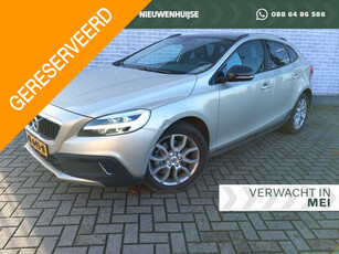 Volvo V40 Cross Country 1.5 T3 Polar+ Luxury | Navi | Lederen Bekleding | Panoramadak | Stoelverwarming | Getint Glas | Camera | Keyless | Park Assist | Premium Audio | DAB | Volvo On Call