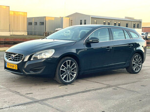 Volvo V60 1.6 T3 R-Design