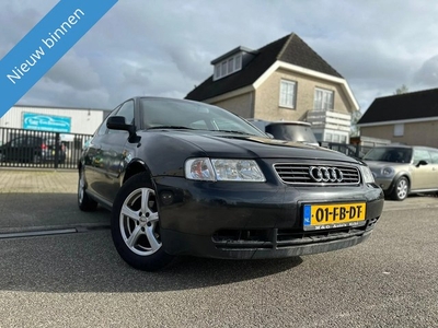 Audi A3 1.6 Attraction (bj 2000)