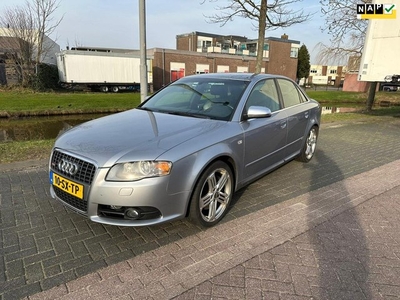 Audi A4 Limousine 2.0 TFSI quattro Pro Line Inruil Mogelijk.