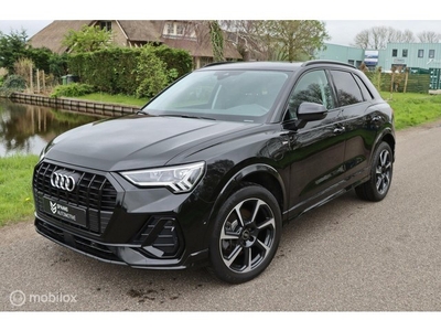 Audi Q3 45 TFSI e S-line / Navi / Stoelv / Camera