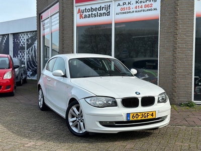 BMW 1-serie 116i Business Line 6 Bak - Clima - Navi -