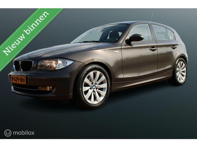 BMW 1-serie 116i Business Line Navigatie, App connect, 17