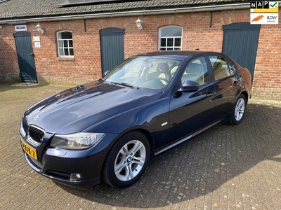 BMW 3-serie 318i Business Line automaat leder, navi, xenon