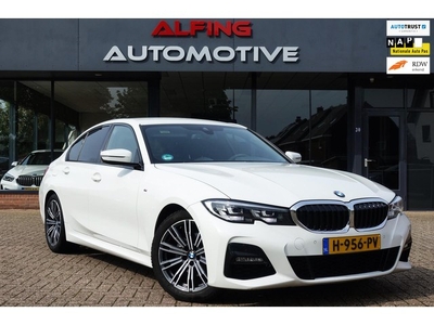 BMW 3-serie 320i Aut M-Sport Navi Leder / Alcantara