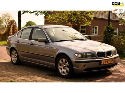 BMW 3-serie 320i Lifestyle Executive met Airco! ZEER MOOI