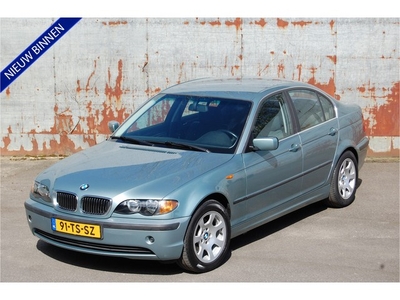 BMW 3 Serie 325i Sedan E46 / Executive / 2003 / Handbak