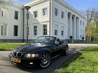 BMW Z3 1.8 GERESERVEERD, ZOMERKLAAR! MOOI AUBERGINE LEDER !