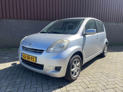 Daihatsu Sirion 2 1.3-16V Prestige 5drs. Airco APK NAP