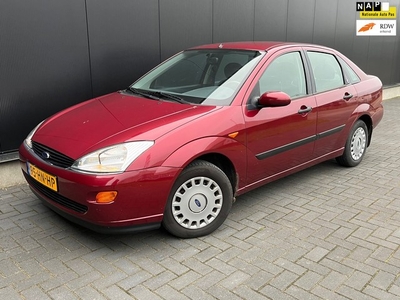 Ford Focus 1.6-16V Ghia SEDAN 101 pk