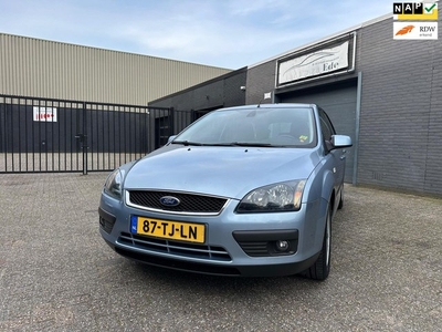 Ford Focus Wagon 1.6-16V Futura Airco Cruise LM-Wielen