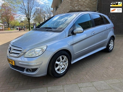 Mercedes-Benz B-klasse 170 met Airco en trekhaak!