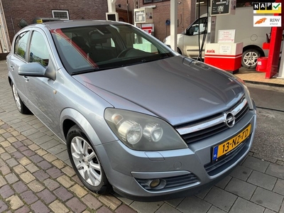 Opel Astra 1.6 Cosmo ( druklager hoorbaar)