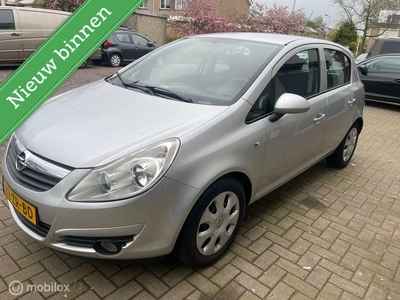 Opel Corsa 1.4-16V Enjoy ACELEK RMN&SPLSAPKMOOIE