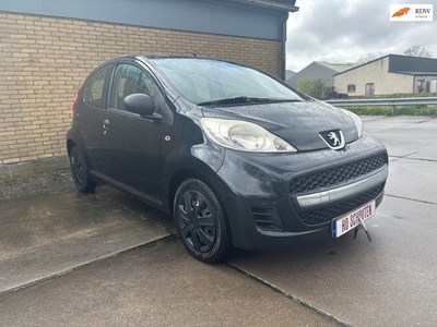 Peugeot 107 1.0-12V XR