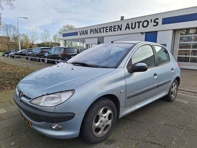 Peugeot 206 1.4 Gentry (bj 2002)