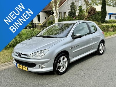 Peugeot 206 1.6-16V Quiksilver 109PK Airco•Cruise•NAP