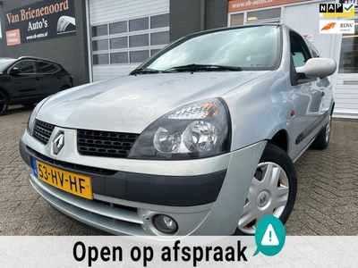 Renault Clio 1.2-16V Expression met trekhaak en bluetooth