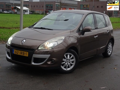 Renault Scénic GERESERVEERD