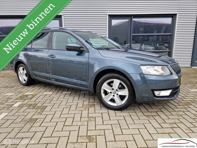 Skoda Octavia Combi 1.6 TDI NAVI LEDER CLIMA CRUISE PDC