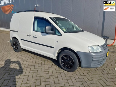 Volkswagen Caddy 2.0 SDI/nieuwe distributie en banden