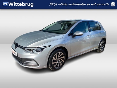 Volkswagen Golf 1.4 eHybrid Style / Navigatie / DAB /