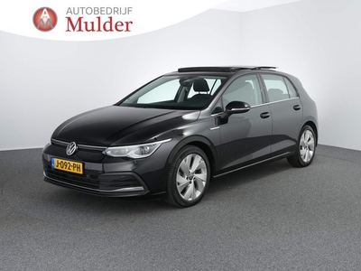 Volkswagen Golf 1.5 eTSI Style 150 PK Pano Trekhaak