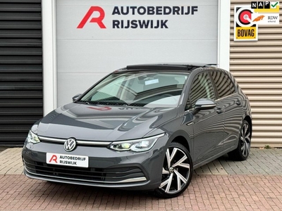 Volkswagen Golf 1.5 eTSI Style Pano/IQ.Light/Camera/NL!