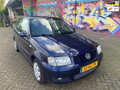 Volkswagen Polo 1.4 Trendline AUTOMAAT met 110dkm n.a.p