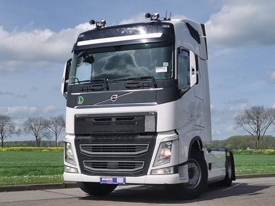 VOLVO FH 460 globetrotter skirts