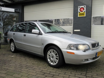 Volvo V40 2.0 Europa (bj 2004, automaat)