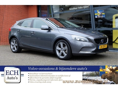 Volvo V40 VERKOCHT -- T4 180 pk Momentum, Navi, Bluetooth