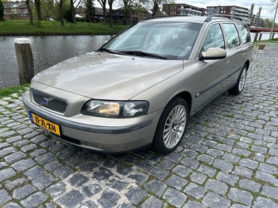 Volvo V70 2.4 T Geartr. C.L. / automaat / airco / cruise