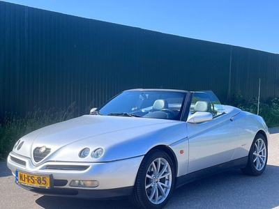 Alfa Romeo Spider 2.0-16V T.Spark airco NL auto