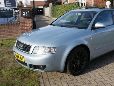 Audi A4 2.0 FSI Pro Line MT