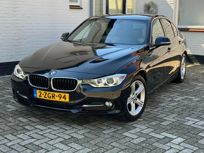 BMW 3-serie 320i Aut High Executive Individual Sport Vele optie's