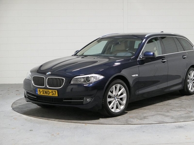 BMW 5 Serie Touring 528i High Executive, Boekjes, RIJKELIJK uitgevoerd .. Panodaken, Leer, Electr. Sportstoelen, Luchtvering, Navi, Ecc, cruise, enz. enz.