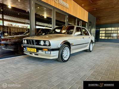 BMW E30 3-serie 320i, UNIEK, originele staat