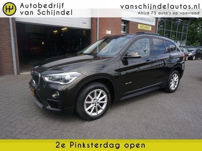 BMW X1 SDRIVE 18I SDRIVE HIGH EXECUTIVE KEURIGE NETTE STAAT FULL LED NAVIGATIE LEDER TREKHAAK CLIMA CRUISE BLUETOOTH PDC V+A LMV ELECTR.KLEP ENZ...