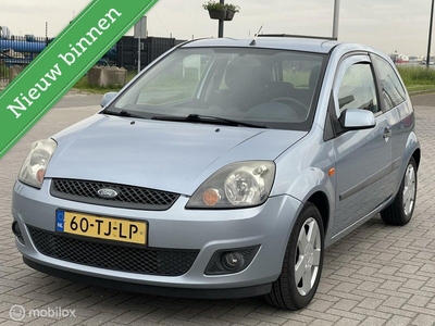 Ford Fiesta 1.4-16V Futura NAP Airco Distributie vervangen